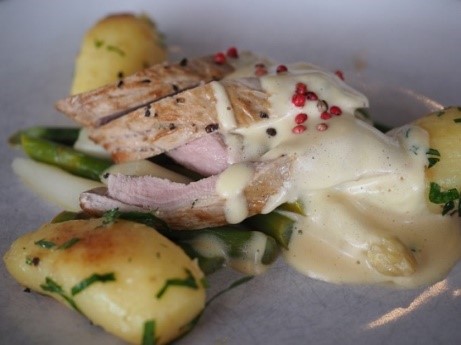 Spargelbuffet im Domstiftgut Mötzow & Schifffahrt